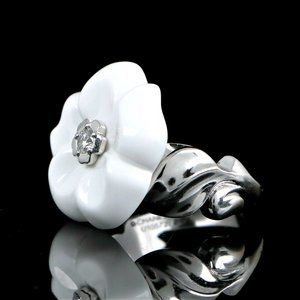 18475 Chanel Camelia Galbe 18K White Gold Diamond White Ceramic Flower Ring